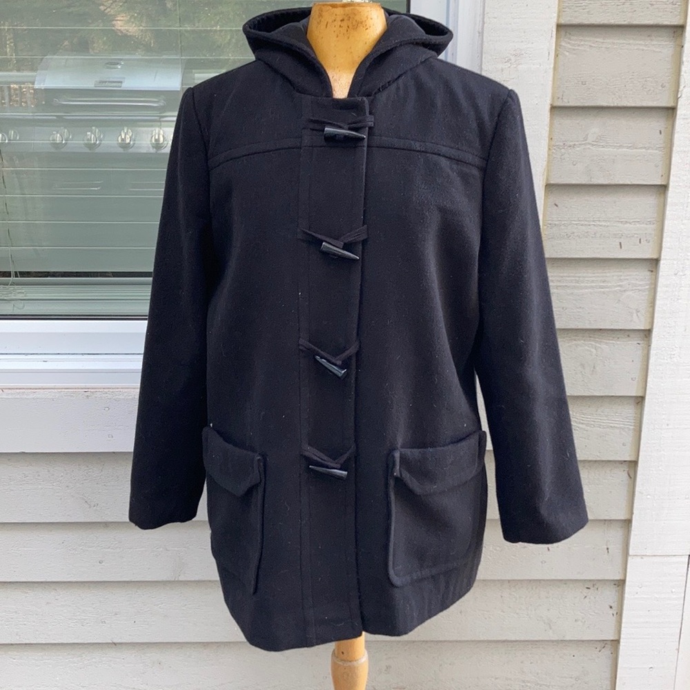 Mackintosh since 1935 New England winter black toggle coat